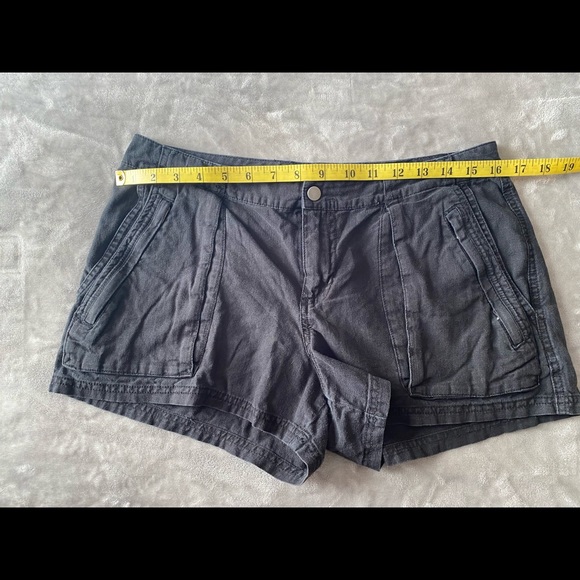 Converse One Star Women’s Shorts - Picture 4 of 6